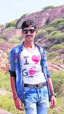 పీర్లను దర్శించుకునేందుకు వెళ్తూ..