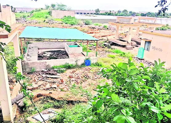 మరమ్మతులేవి?