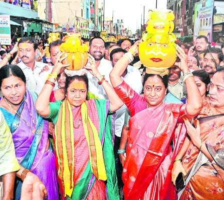 స్నాతకోత్సవానికి వేళాయె