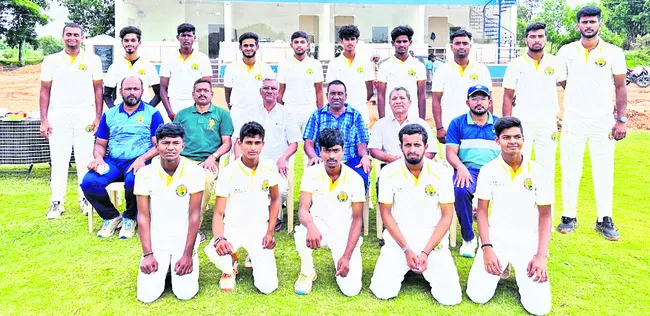 జిల్లా క్రీడాకారులు జాతీయస్థాయికి ఎదగాలి
