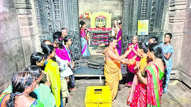 రామప్ప దేవాలయంలో ..