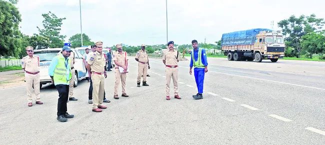 రోడ్డు ప్రమాదాల నివారణకు చర్యలు