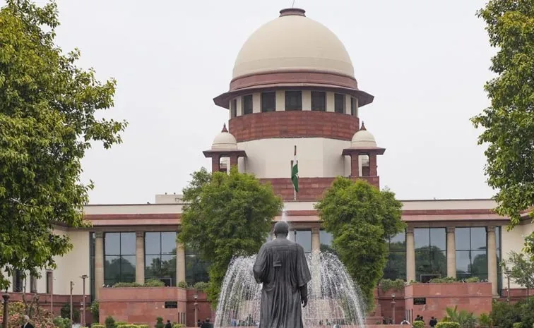 Bihar Rolls Revision Row: SC Agrees to Urgently List Petitions Details