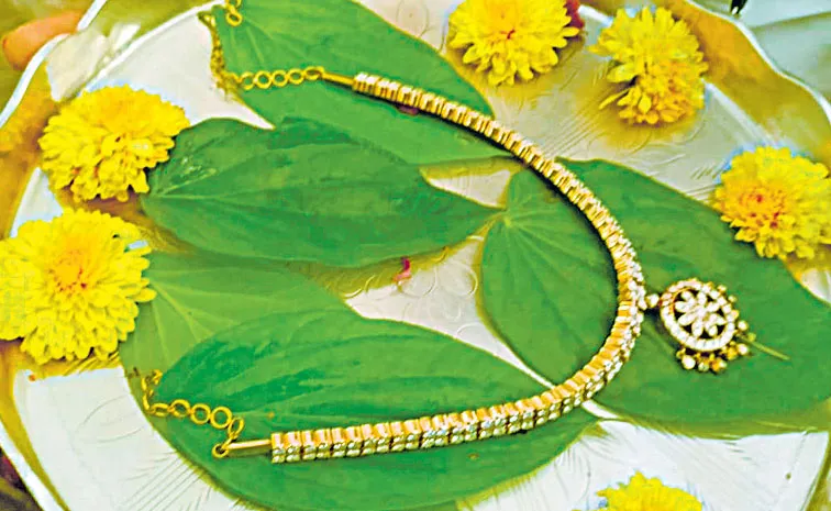 diamond necklace donated to Annavaram temple