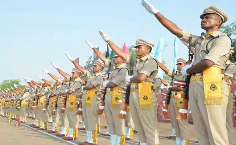 పనే చేయకుండా.. 12 ఏళ్లలో రూ.28 లక్షల జీతం 