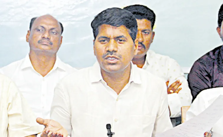 ఉద్యోగులు పూర్తిగా మోసపోయారు
