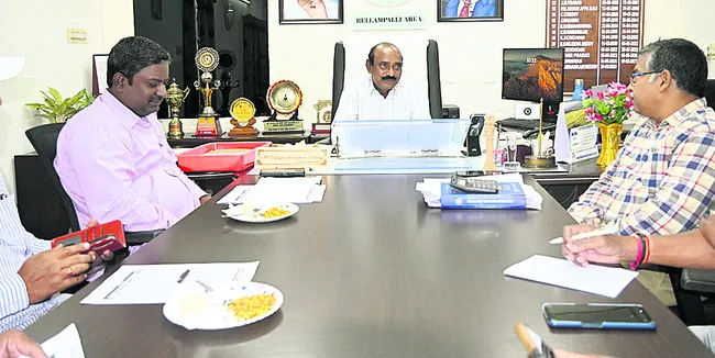 సార్వత్రిక సమ్మెకు దూరంగా ఉండాలి