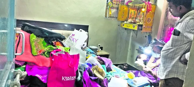 స్టీల్ప్లాంట్ క్వార్టర్లలో దొంగల హల్చల్