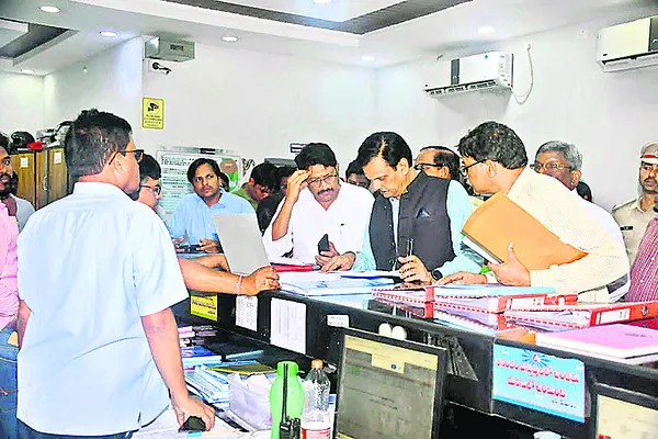 కాజీపేటలో రైల్వే ఇన్చార్జ్ జీఎం తనిఖీ