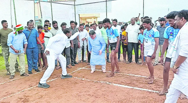 క్రీడాభివృద్ధికి రూ.700 కోట్లు