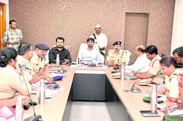 ప్రమాదాల నివారణకు కాటమయ్య రక్షణ కిట్లు