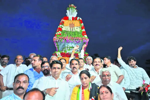 ‘అమరవీరుల త్యాగాలతోనే తెలంగాణ’