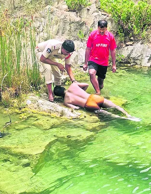 యువకుడి మృతదేహం లభ్యం