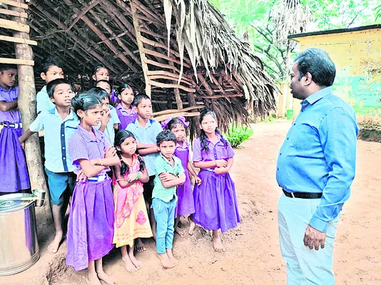 పూరిపాకలో పాఠశాల నిర్వహణ