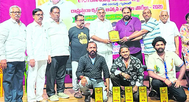 ఉత్తమ ప్రదర్శనగా ‘ఐ యేట్ ఇండియా’