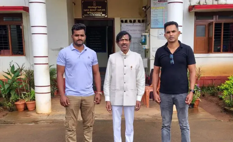 Man absconding for 30 years after duping Rs 200 held