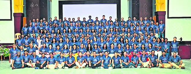 ● అపూర్వ కలయిక