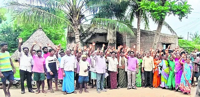 వ్యవసాయ భూములు సెజ్కు ఇచ్చేది లేదు