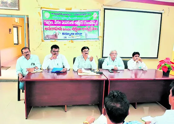 లక్ష్యాల సాధనపై దృష్టి సారించాలి