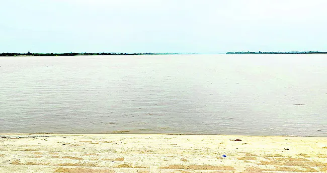 ప్రాణహిత పరవళ్లు..
