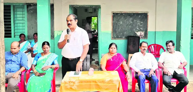 విద్యార్థులు విలువలు పెంపొందించుకోవాలి