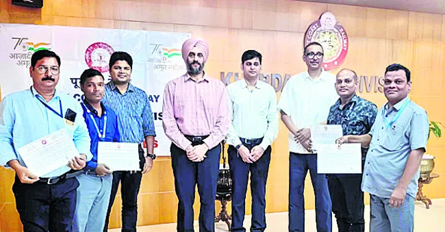 విధుల నిర్వహణలో అప్రమత్తతే కీలకం : డీఆర్ఎం