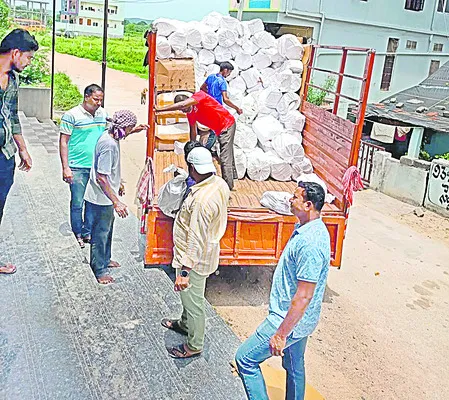 పల్లెల్లోనూ స్టీల్ బ్యాంకులు