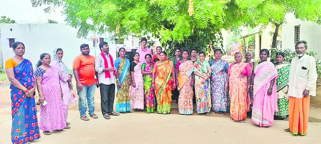 ప్రజా వ్యతిరేక విధానాలపై ఉద్యమించాలి