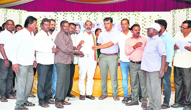 ముంపు గ్రామాల సమస్యలకు పరిష్కారం