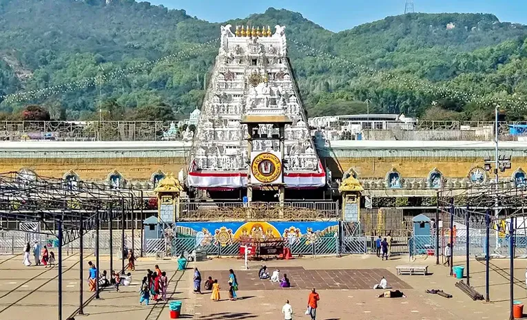 Tirumala: నేడు తిరుమలలో భక్తుల రద్దీ ఎలా ఉందంటే?