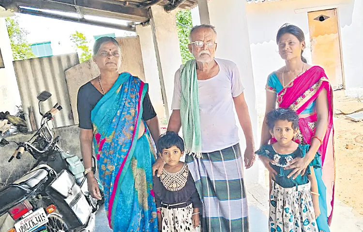 సవితమ్మా.. మాక్కొంచెం విషమివ్వు..!