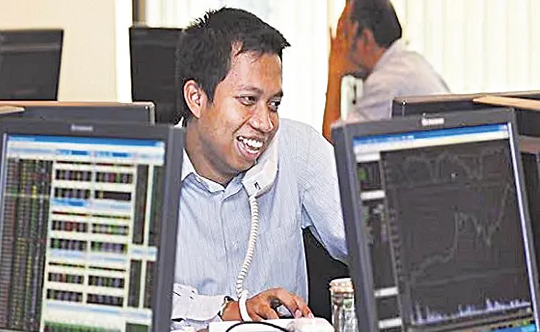 Stock Market: Sensex 270 pts higher and Nifty 25523