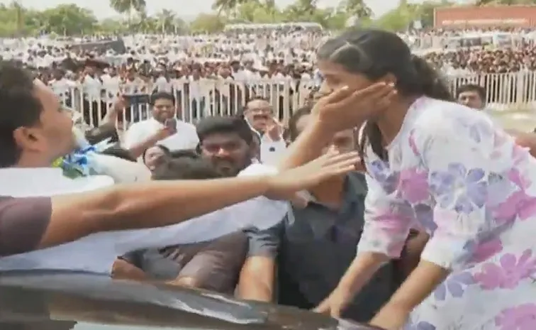 Kid Shailusha happy On Meets YS jagan10