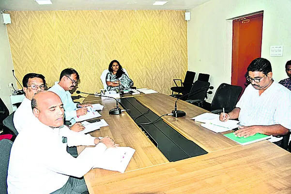 తప్పుడు రిజిస్ట్రేషన్లపై తస్మాత్ జాగ్రత్త