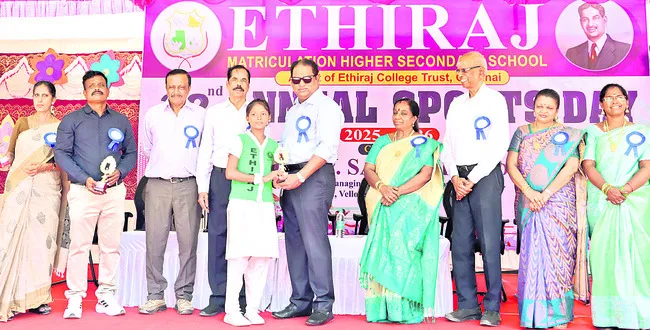విద్యతోపాటు క్రీడలూ అవసరం