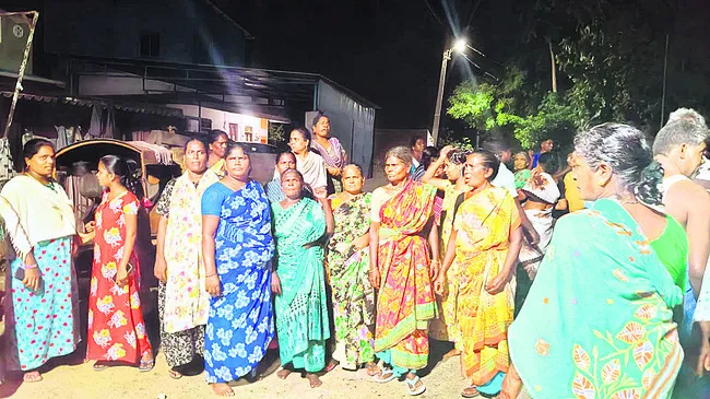 గంజాయి మత్తులో యువకుల వీరంగం 