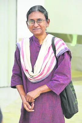 నేడు అందోల్కు మీనాక్షి
