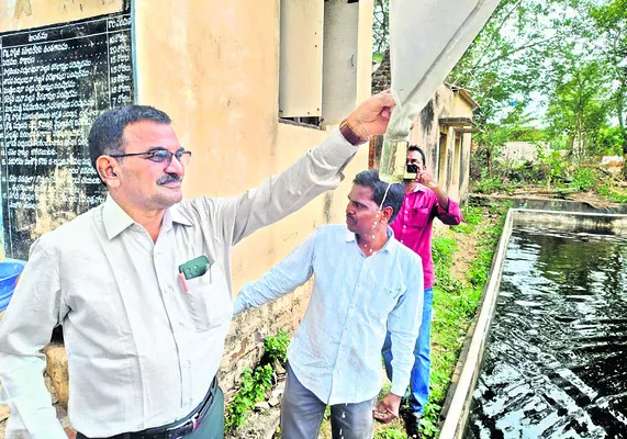 అక్రమ చేపల వేట నిర్వహణపై కఠిన చర్యలు 