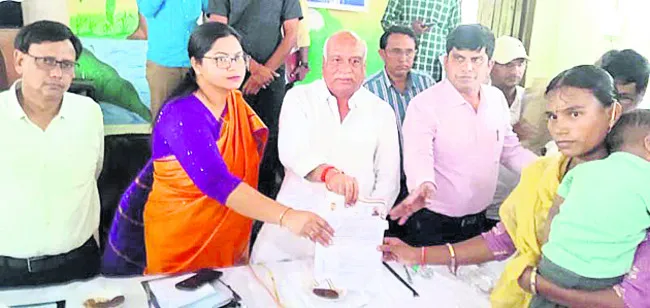 అర్హులందరికీ రేషన్ కార్డులు