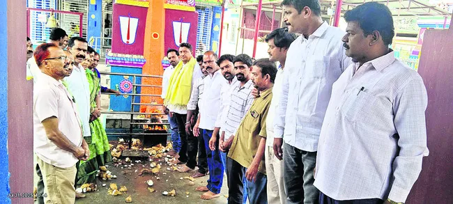 పెద్దిరెడ్డి కుటుంబాన్ని రాజకీయంగా ఎదుర్కోలేకే అక్రమ అర