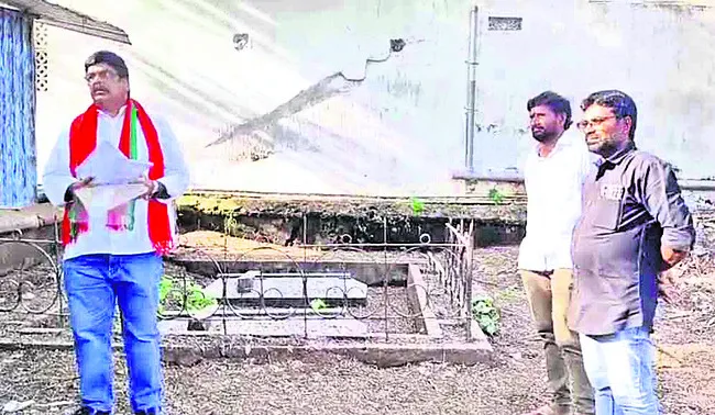 ‘స్పీకర్ కనుసన్నల్లోనే అక్రమ నిర్మాణాలు’