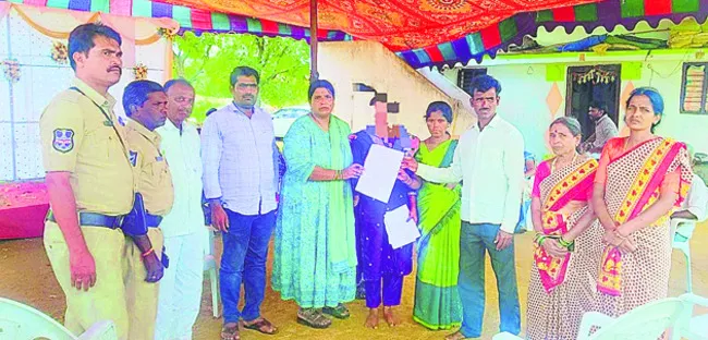 బాల్య వివాహాలు జరిపిస్తే చర్యలు