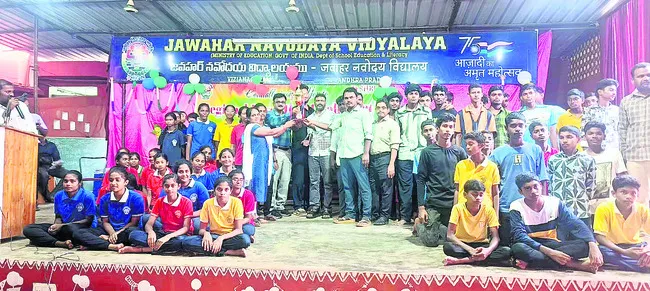 ముగిసిన హ్యాండ్బాల్ మీట్