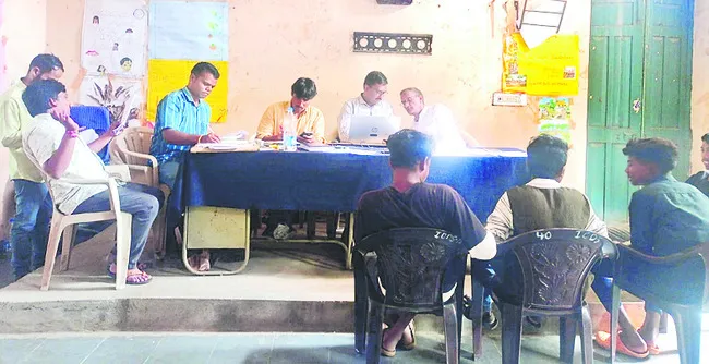 బాల కార్మికులకు విముక్తి 