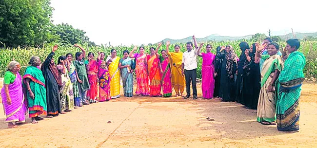 కుటుంబాల్లో బెల్టు షాపుల చిచ్చు 