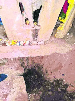 గుప్తనిధుల కోసం తవ్వకాలు