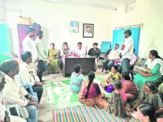 కేంద్రప్రభుత్వ పథకాలపై అధికారుల అధ్యయనం