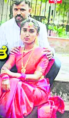 లారీకి నవ వివాహిత బలి