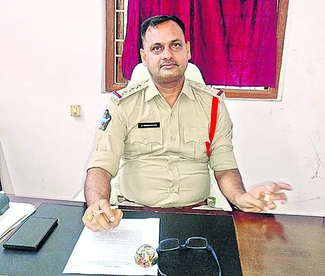‘కృష్ణమూర్తిని బెదిరింపులకు గురిచేయలేదు’