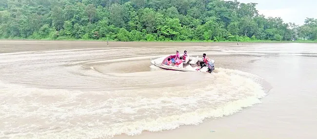 కిన్నెరసానిలో పర్యాటక సందడి